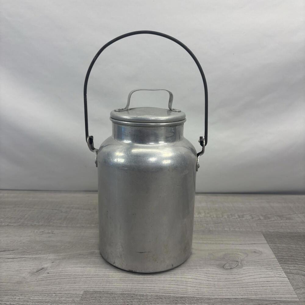 Vintage Wear-Ever Aluminum 2-Quart Milk Pail with Lid & Bail Handle - No. 1032